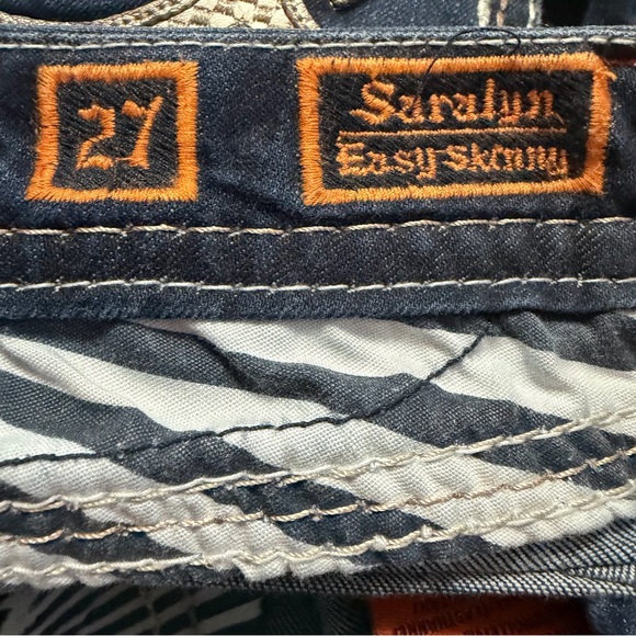 Rock Revival 27 (28X33) Saralyn Easy Skinny Low rise Dark Embroidery Flap Pocket - Picture 11 of 12